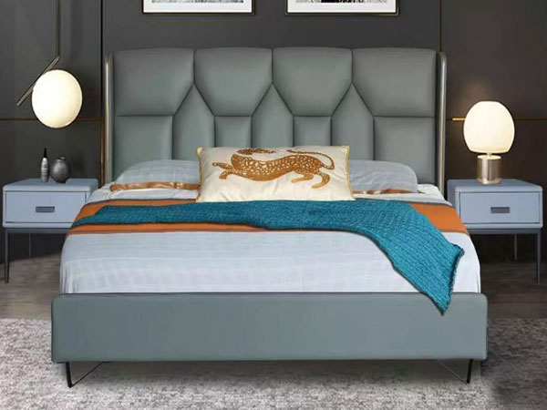 Ποιες προφυλάξεις πρέπει να λαμβάνονται κατά τη συντήρηση ενός κρεβατιού με δερμάτινη επένδυση;